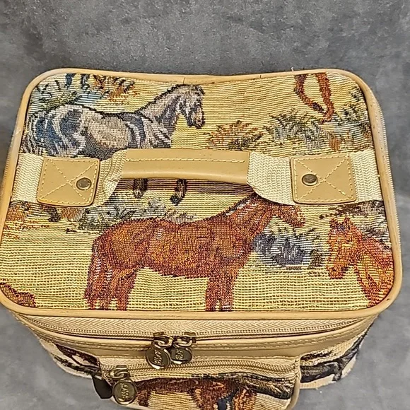 Vintage Makeup Train Equestrian Horses Travel - Picture 2 of 12